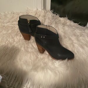 Boden size 38 dark navy booties . Size 7.5 US